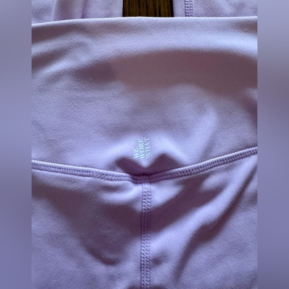 NWT WEWOREWHAT V shape pink leggings 26โ (size M) - Picture 7 of 7